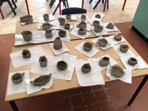 Y5: Clay pots
