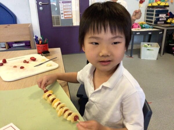 1P fruit skewers